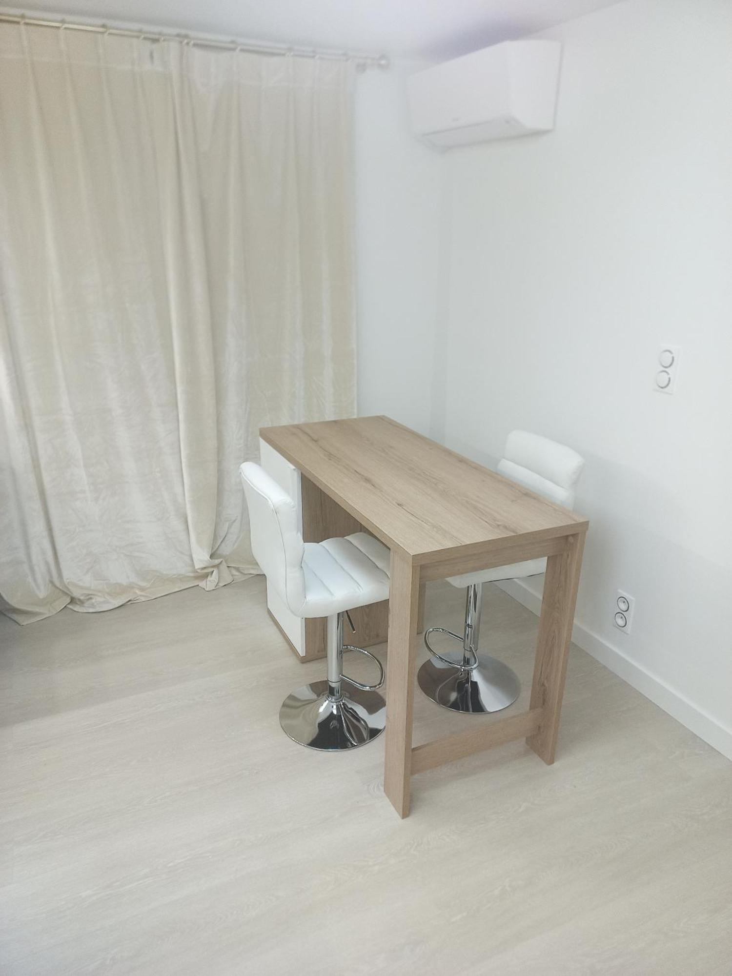Apartment Experience Centre *